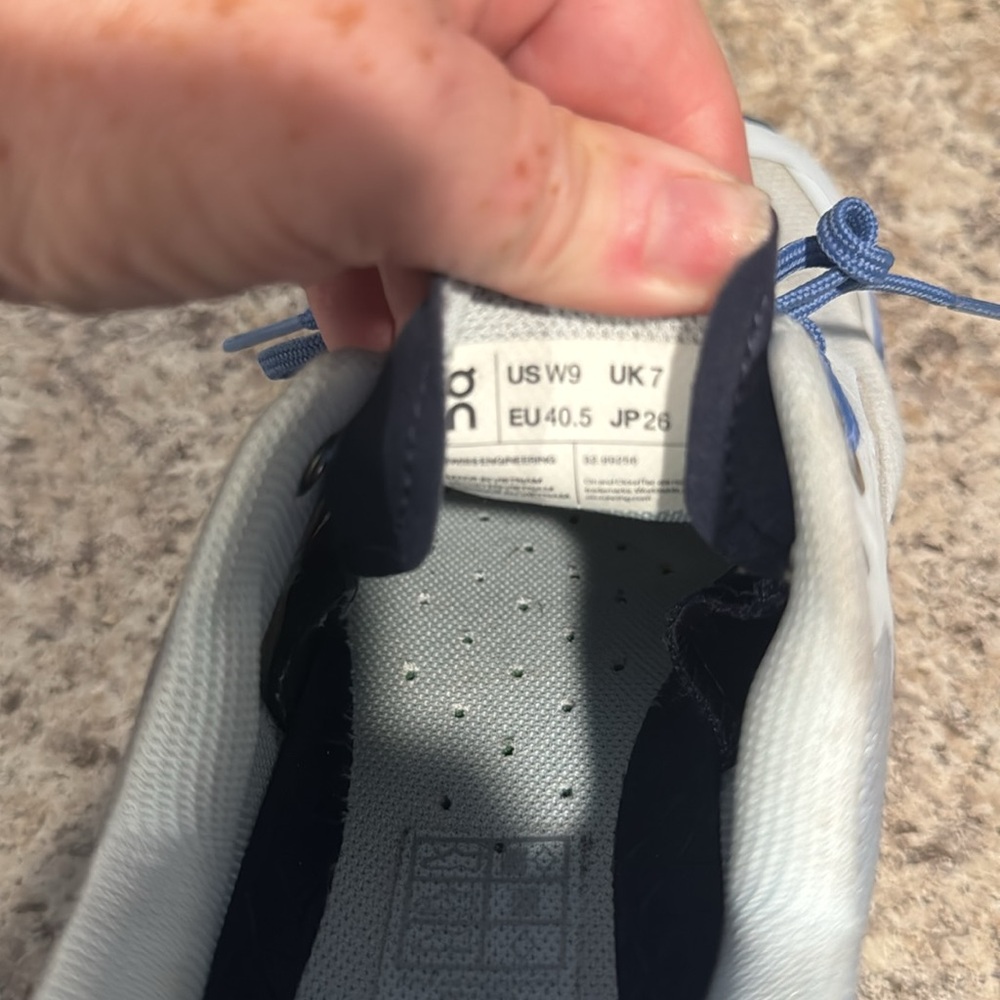 Oncloud Shoes - image 7